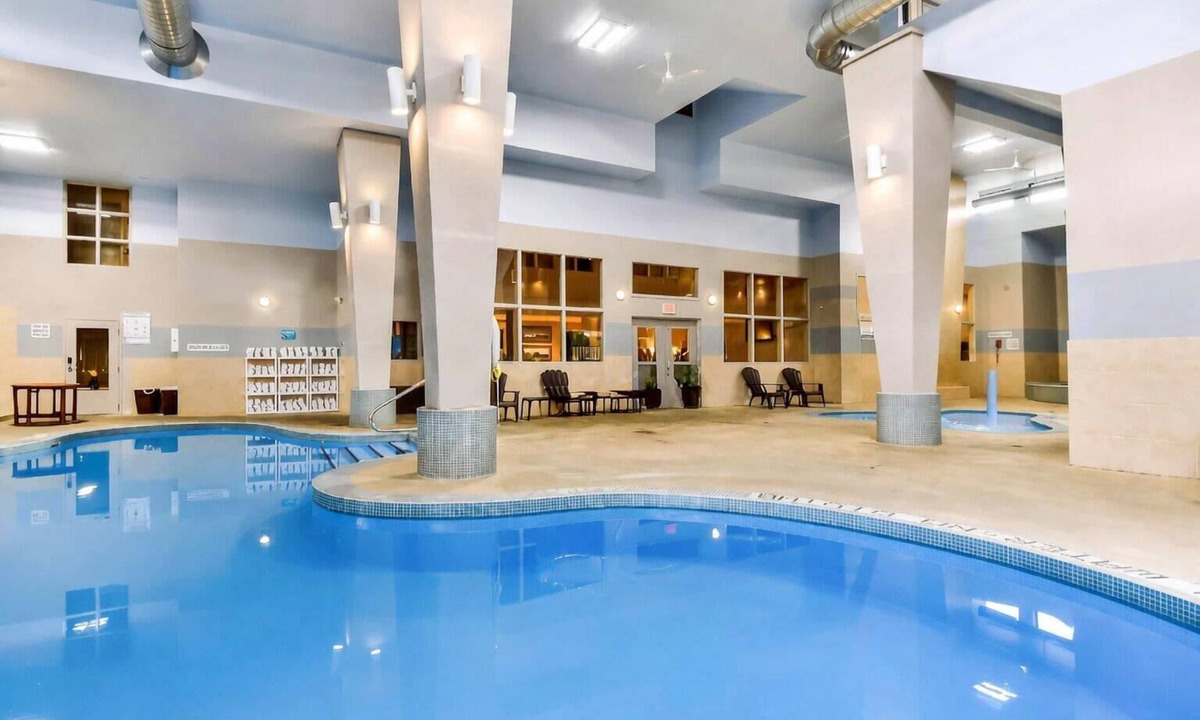 Windsor Hotel | Comfort Inn & Suites Ambassador Bridge