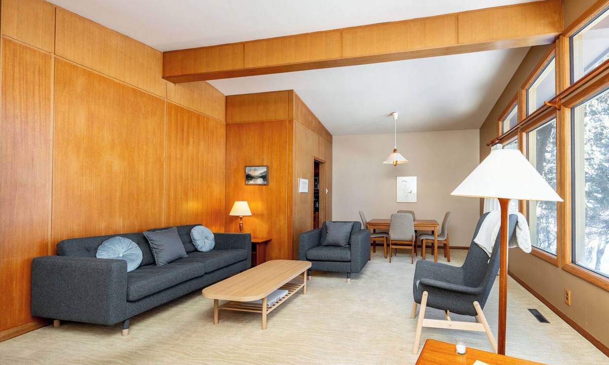 Fort Gary House | Comfortable Fort Garry Home | 3 Bed | 2 Bath |