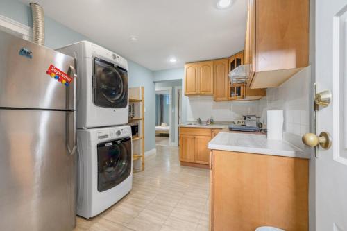 West Side House | Comfortable Westside Vancouver Stay