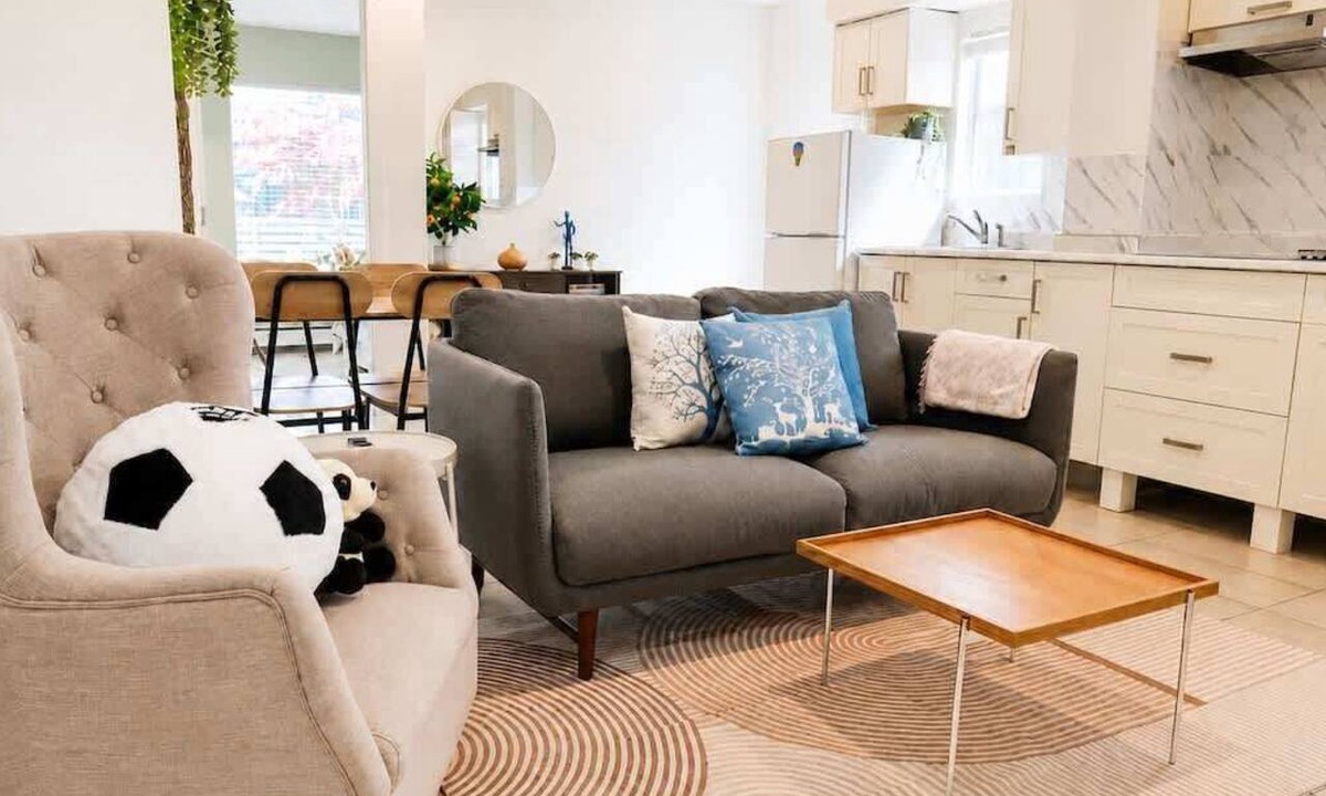 Killarney House | Comfy 2BR|3-min Walk to Bus|15-min Drive to DT/YVR