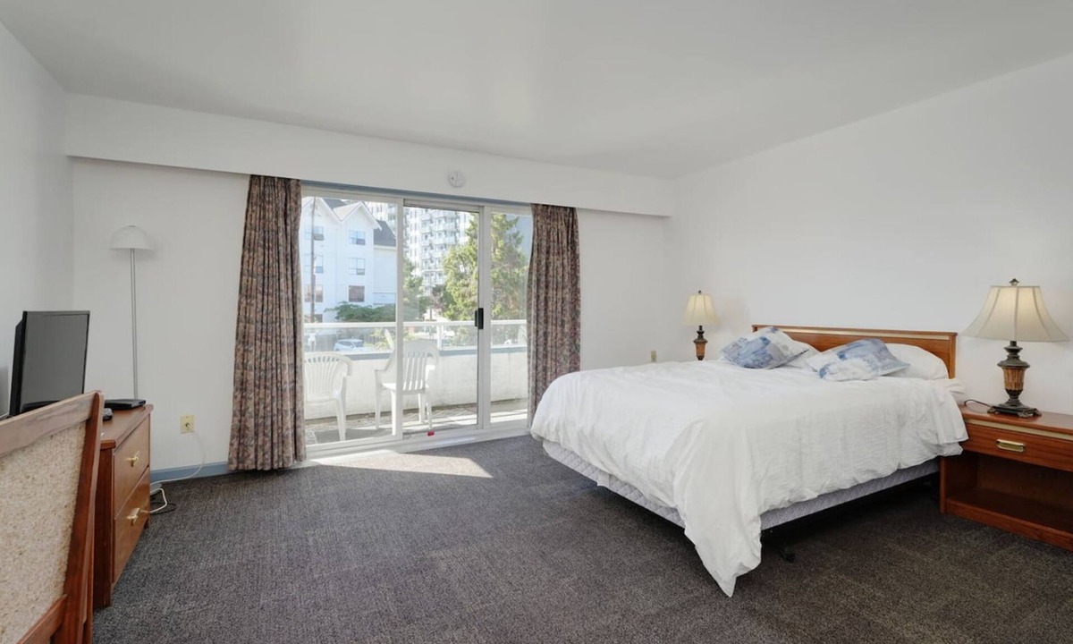 Inner Harbour Apartment | Comfy and Cozy Studio