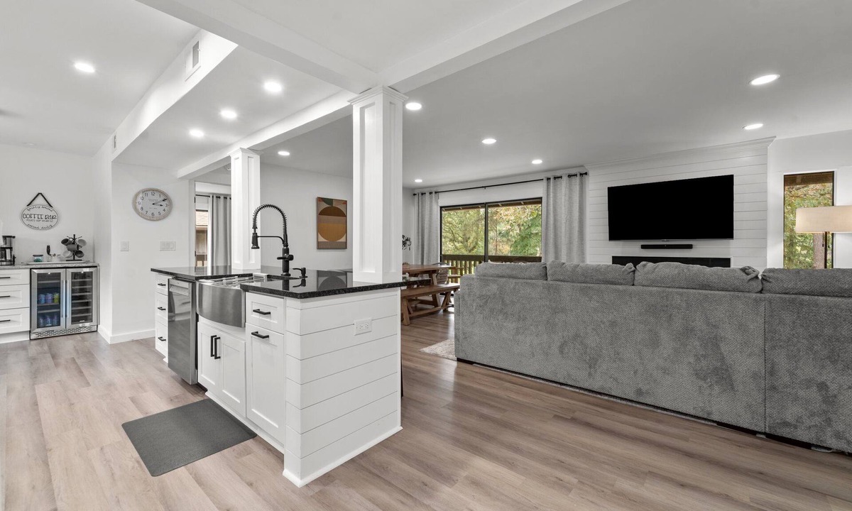 Pinehurst Condo | COMPLETELY REMODELED 3 BDR, 2 Bath, Golf Course View Condo