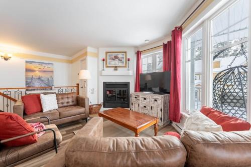 Saint Donat Apartment | Condo Lac Archambault Fireplace beach