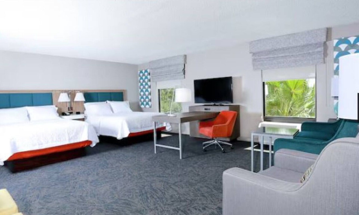 Wesley Chapel Hotel | Convenient Studio Stays Close to Museum of Science and Industry - 2 Units