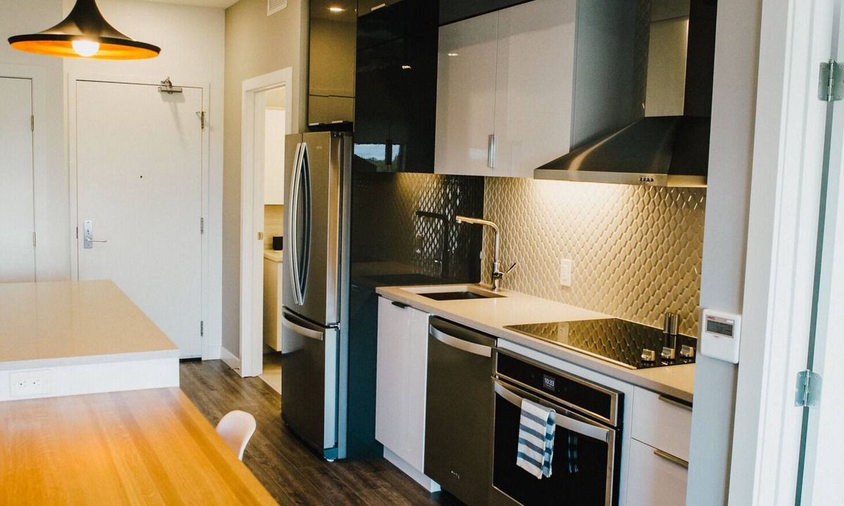 Winnipeg Apartment | Corporate Stays - Spacious 1BR with Premium Amenities and Modern Design