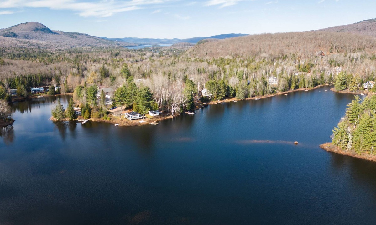 Notre-Dame-de-la-Merci Cabin | Cosy chalet on lake with hot tub, Gazebo and heated floors.