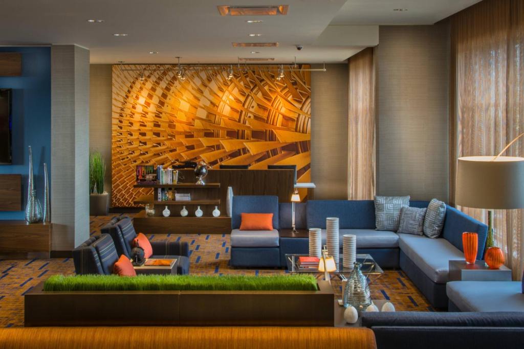 Winnipeg Hotel | Courtyard by Marriott Winnipeg Airport