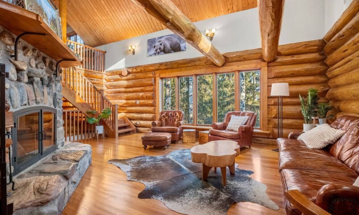 Forest Ridge Estates House | Coy Fox Cabin | Hot Tub | Fireplace | Playground
