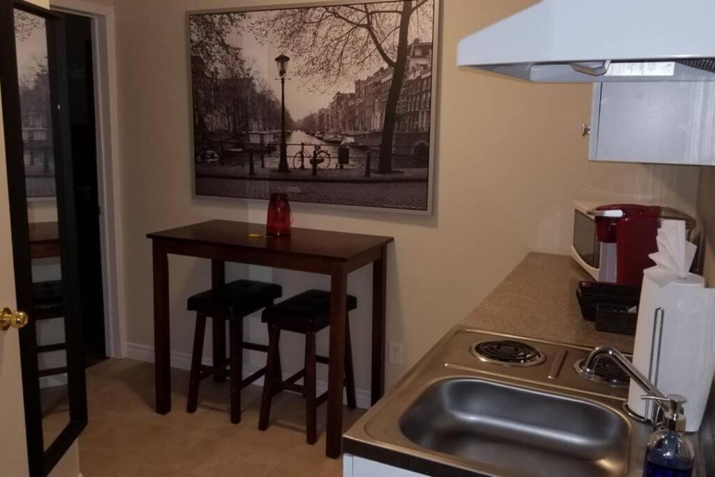Downtown Gatineau Apartment | Cozy 1-BDR Suite #20 by Amazing Property Rentals