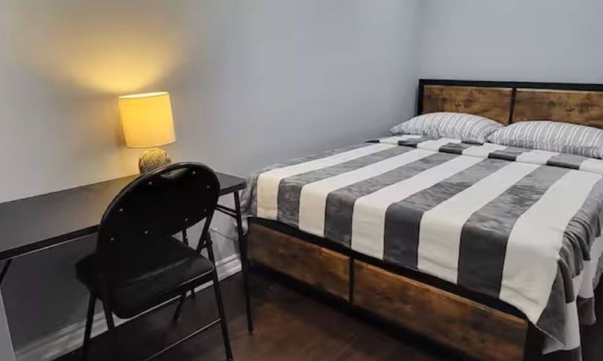 Whitby Apartment | Cozy 1-bedroom basement apartment- Venus near Thermea Spa Whitby