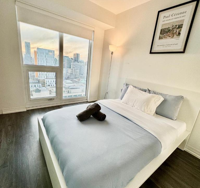 Garden District Apartment | Cozy 2 Bedroom by Eaton Centre Mall