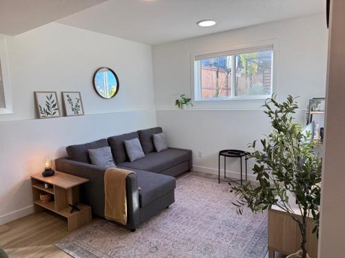 Saskatoon House | Cozy 2BR retreat in Rosewood
