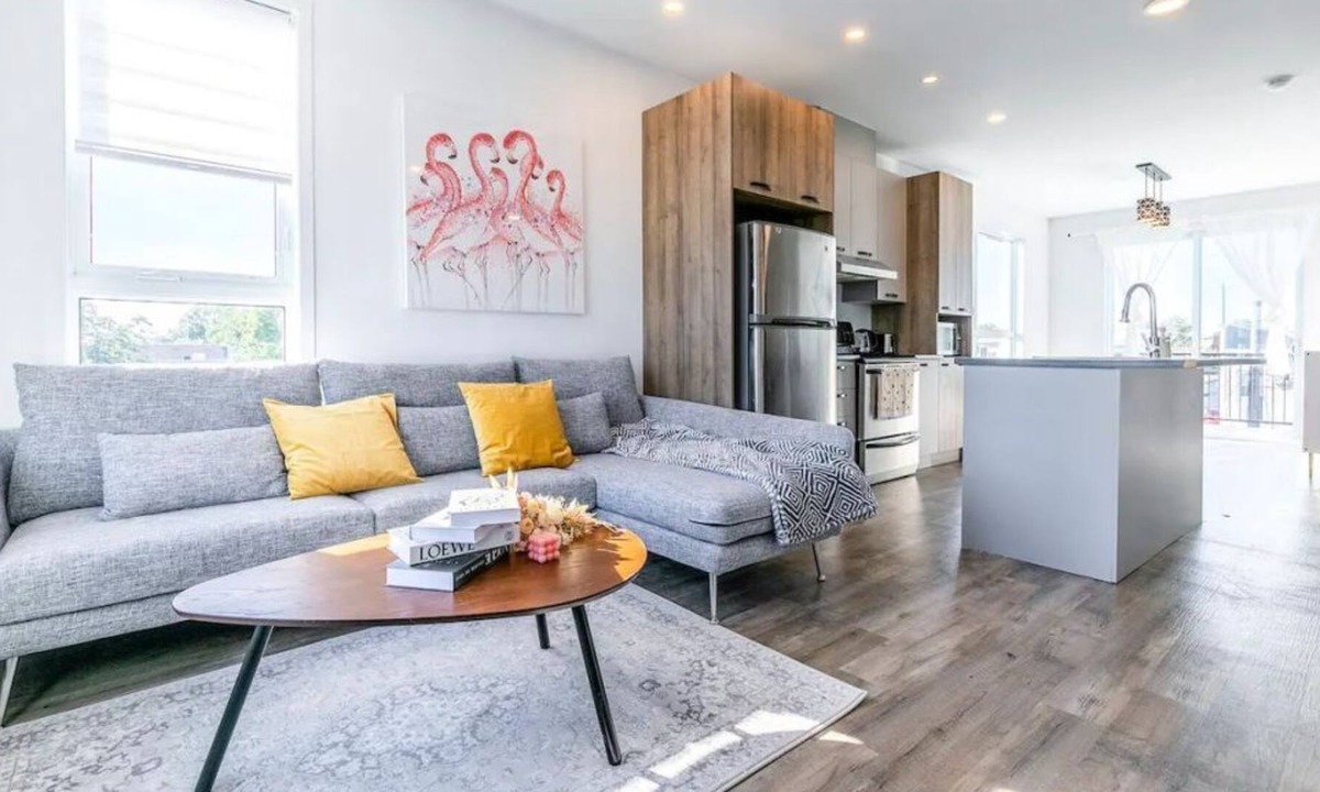 Longueuil Condo | Cozy and charming 3BDR, Longueuil free parking