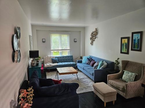 Pickering House | Cozy and comfortable home - Living room and Kitchen is shared