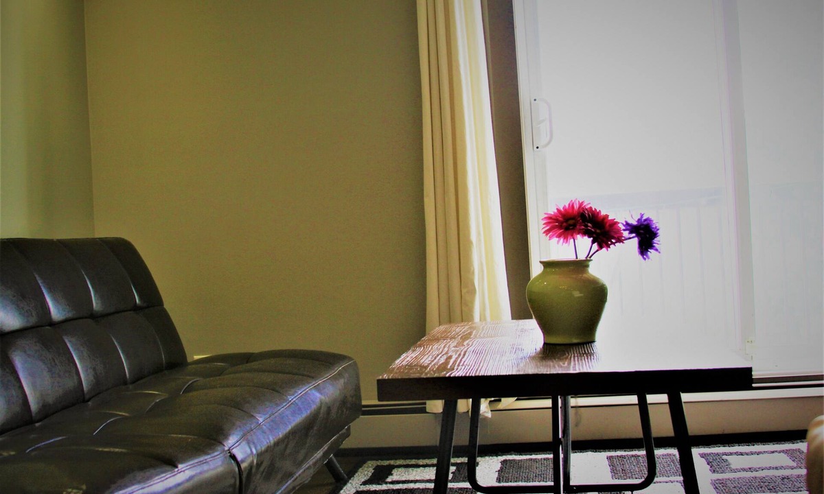 Killarney Apartment | Cozy and lovely 1 bedroom apartment w free parking premise