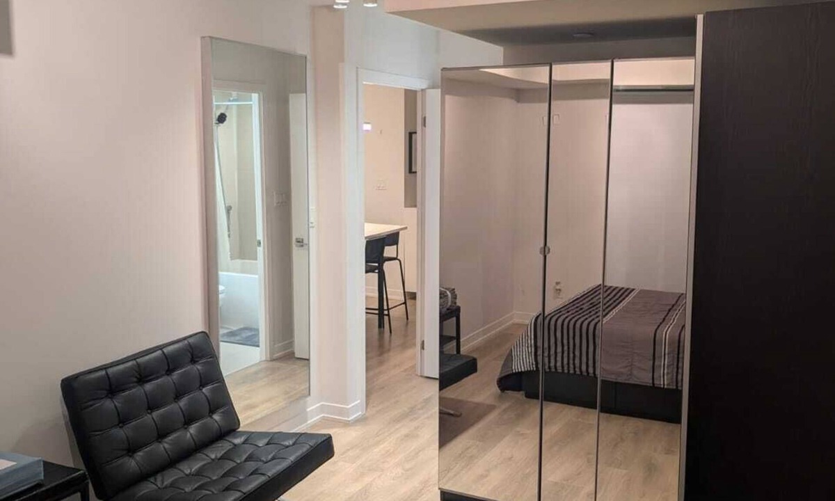 Parkview Hills Apartment | Cozy and perfectly placed apartment in midtown Toronto.