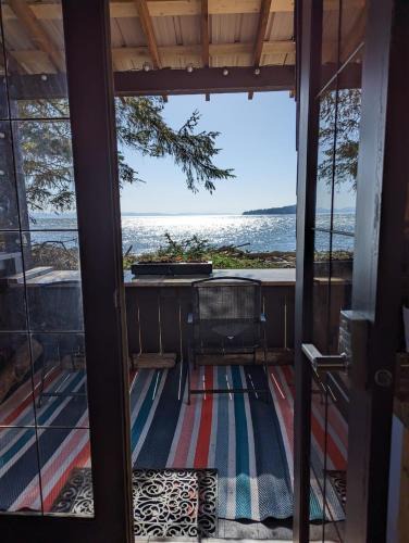 Sooke House | Cozy Beachfront Cabin at Woodside Farm