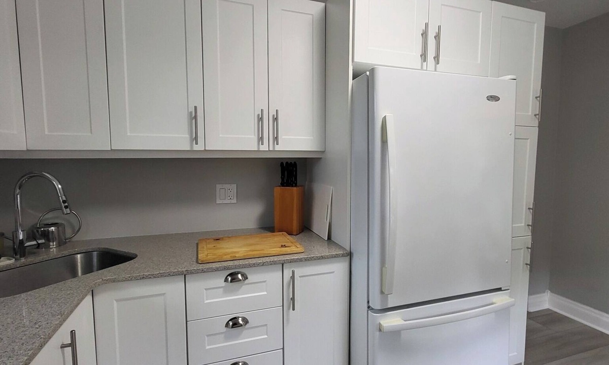 Marmora House | Cozy Bungalow close to fishing, ATV trails, nature and beautiful Crowe Lake.