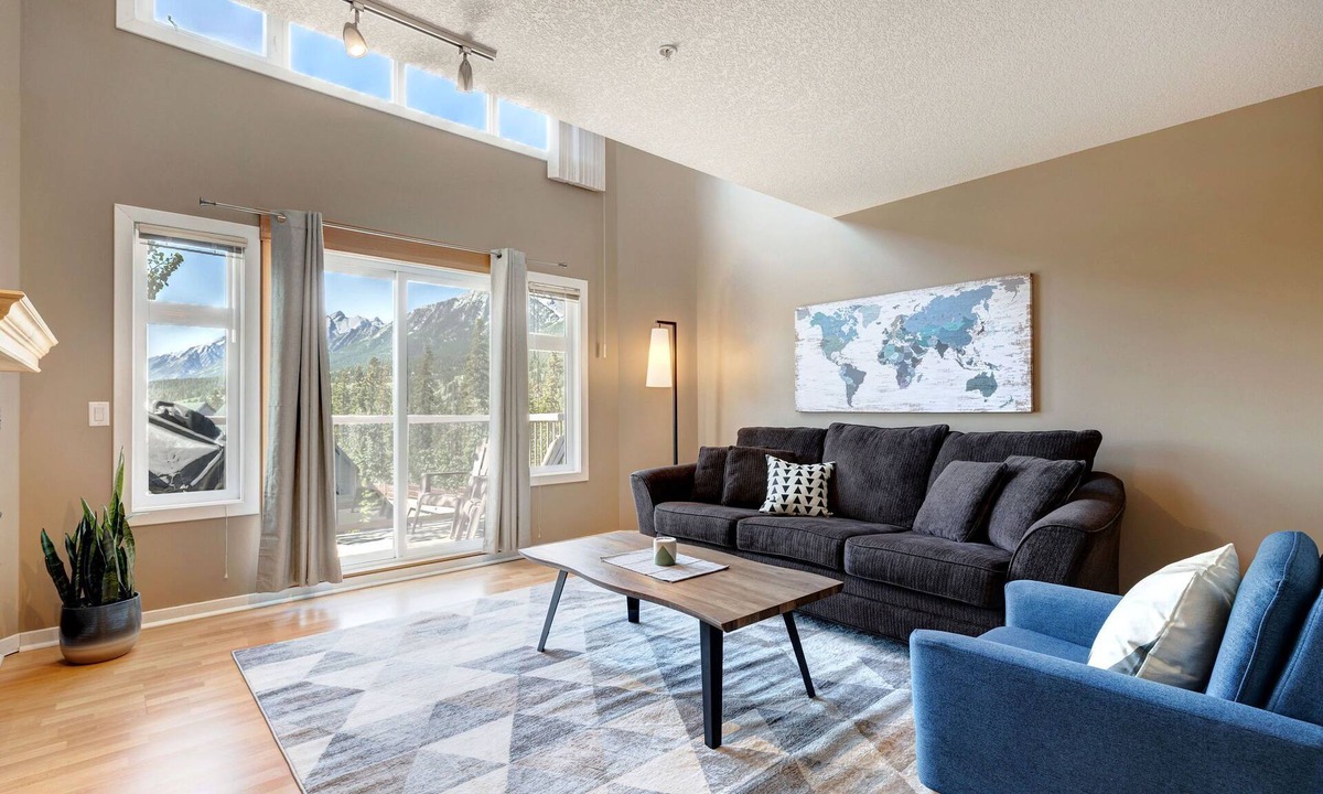 Cougar Creek Condo | Cozy Condo | Epic Mountain Views | Parking Garage | Central | Air Conditioning
