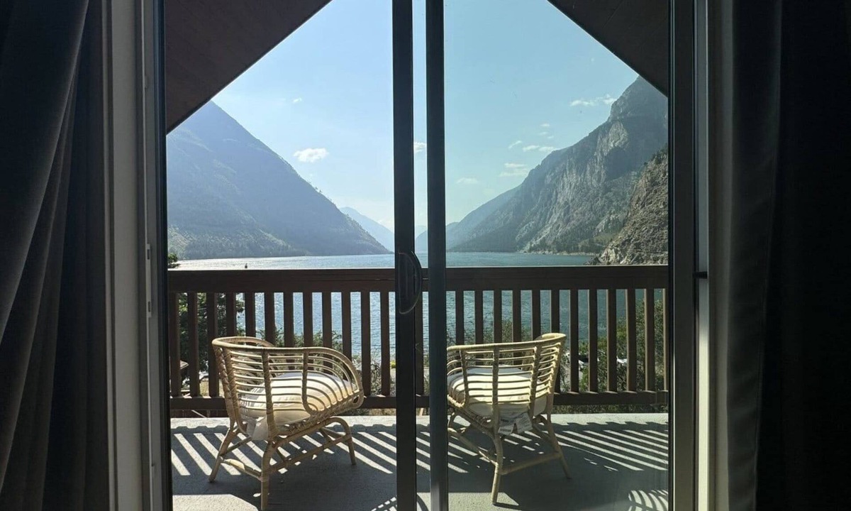 Lillooet Resort | Cozy getaway at scenic Seton Lake in Lillooet, BC