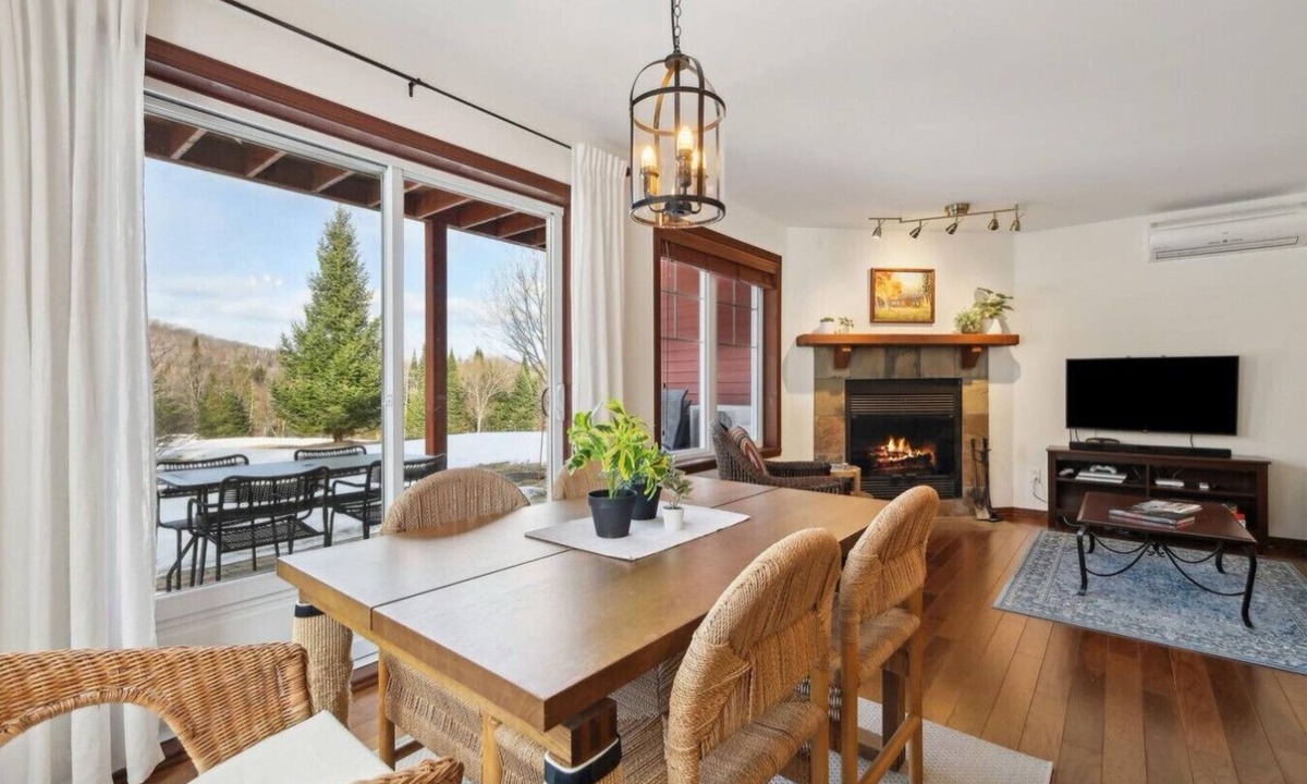 Mont-Tremblant House | Cozy Golfside Oasis | Fireplace & Terrace