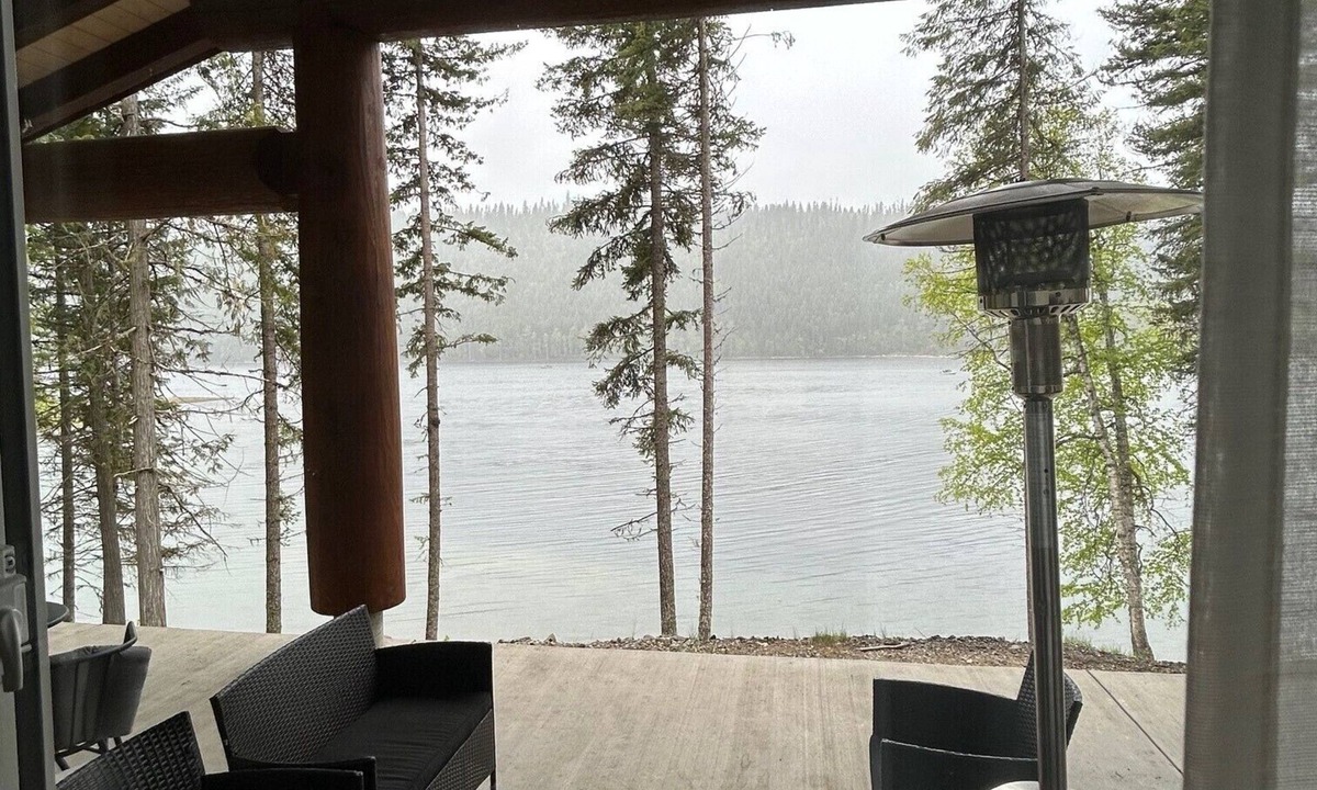 Likely House | Cozy Lakefront Post and Beam Home, pet friendly, public boat launch,