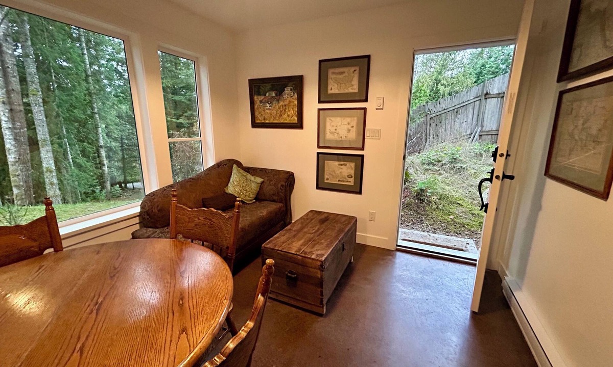 Salt Spring Island Apartment | Cozy little eco home near the ocean