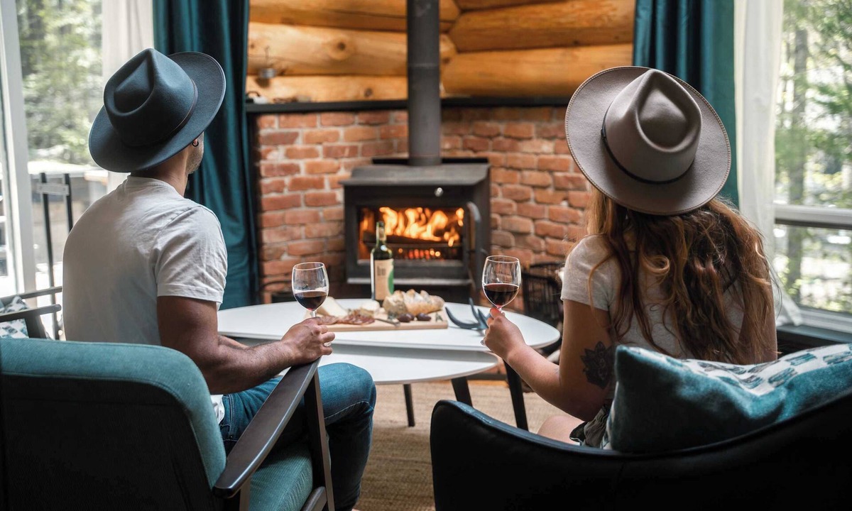 Lac Superieur Village Ski Chalet | Cozy Log Cabin with Spa - 3 min of Tremblant
