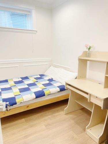 Arbutus Ridge Villa | Cozy New Suite 8mins to Downtown