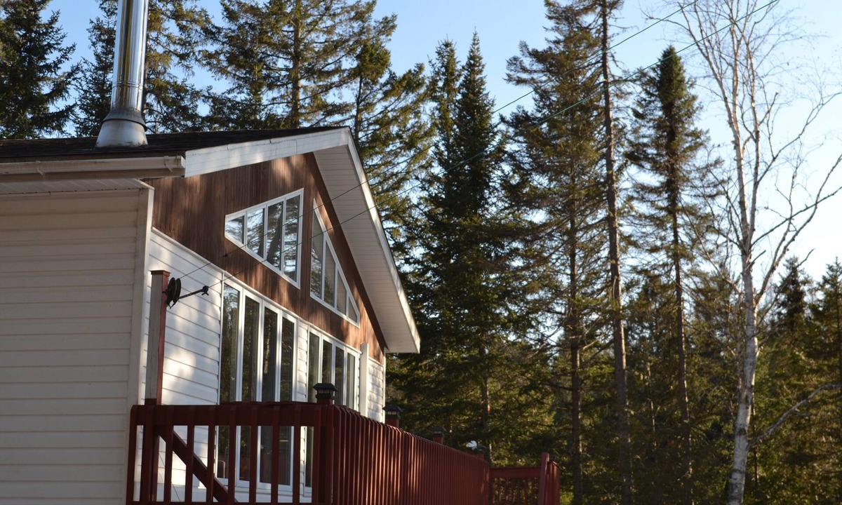 Chertsey Ski Chalet | Cozy, quiet and private retreat at Cottage Spa & Lake Villa Sinaia, amazing view