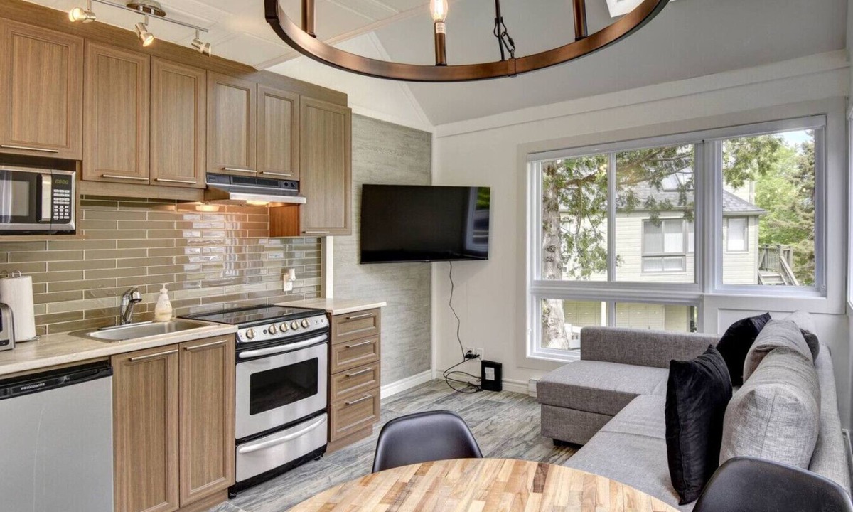 Mont-Tremblant Pedestrian Village Apartment | Cozy Ski Condo in the Mont Tremblant Ski Village