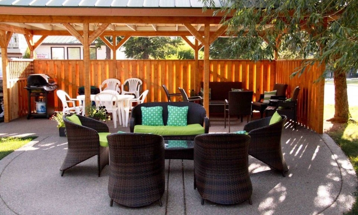 Radium Hot Springs Hotel | Crystal Springs Lodge