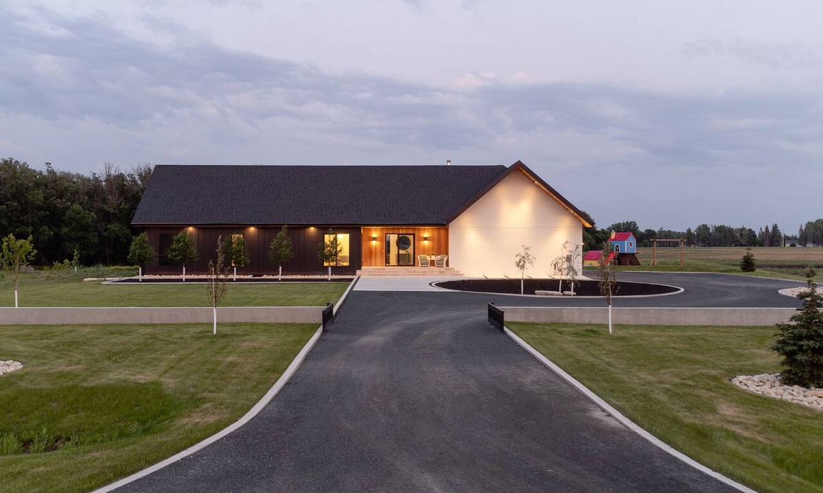 New Bothwell House | Custom cozy home on the river