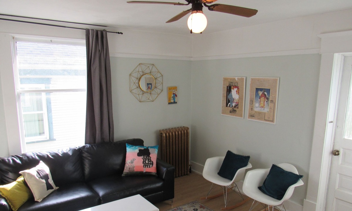 New Westminster House | CVD19 Friendly Queens Park Suites in New West - Suite #2