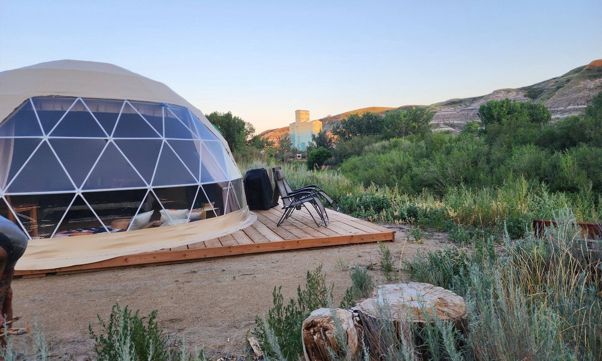Rosedale Cabin | #D6 Sahara Sunset Dome- King Suite -Pets welcome