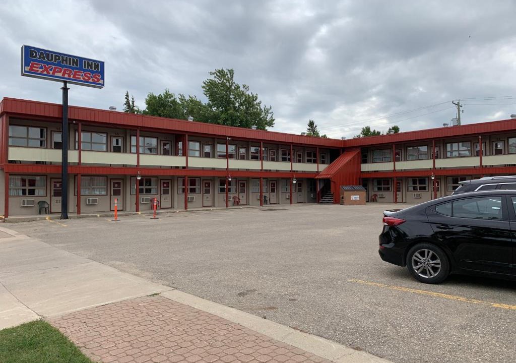 Dauphin Hotel | Dauphin Inn Express
