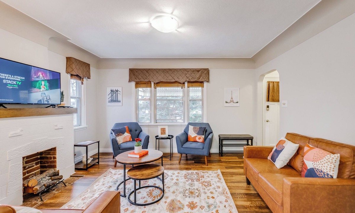 North Central Edmonton House | Delton - Character home in Central Location | BBQ