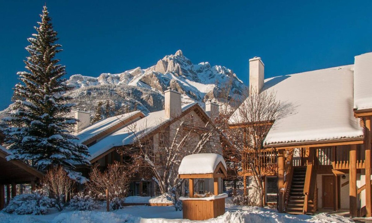 Banff Condo | Deluxe, Bright, Spacious | Base of Tunnel Mountain