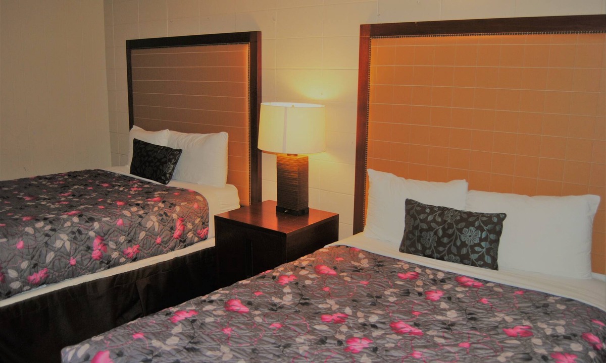 Southside Hotel | Derrick Motel