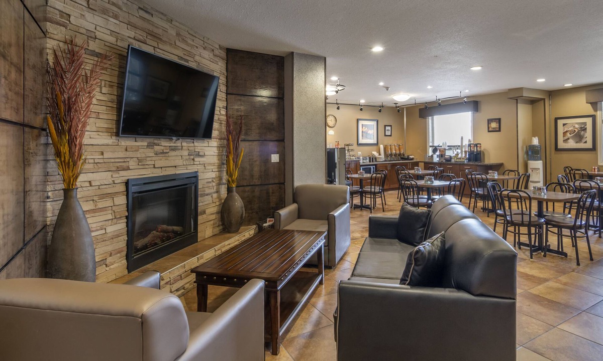 Fox Creek Hotel | Devonian Hotel & Suites