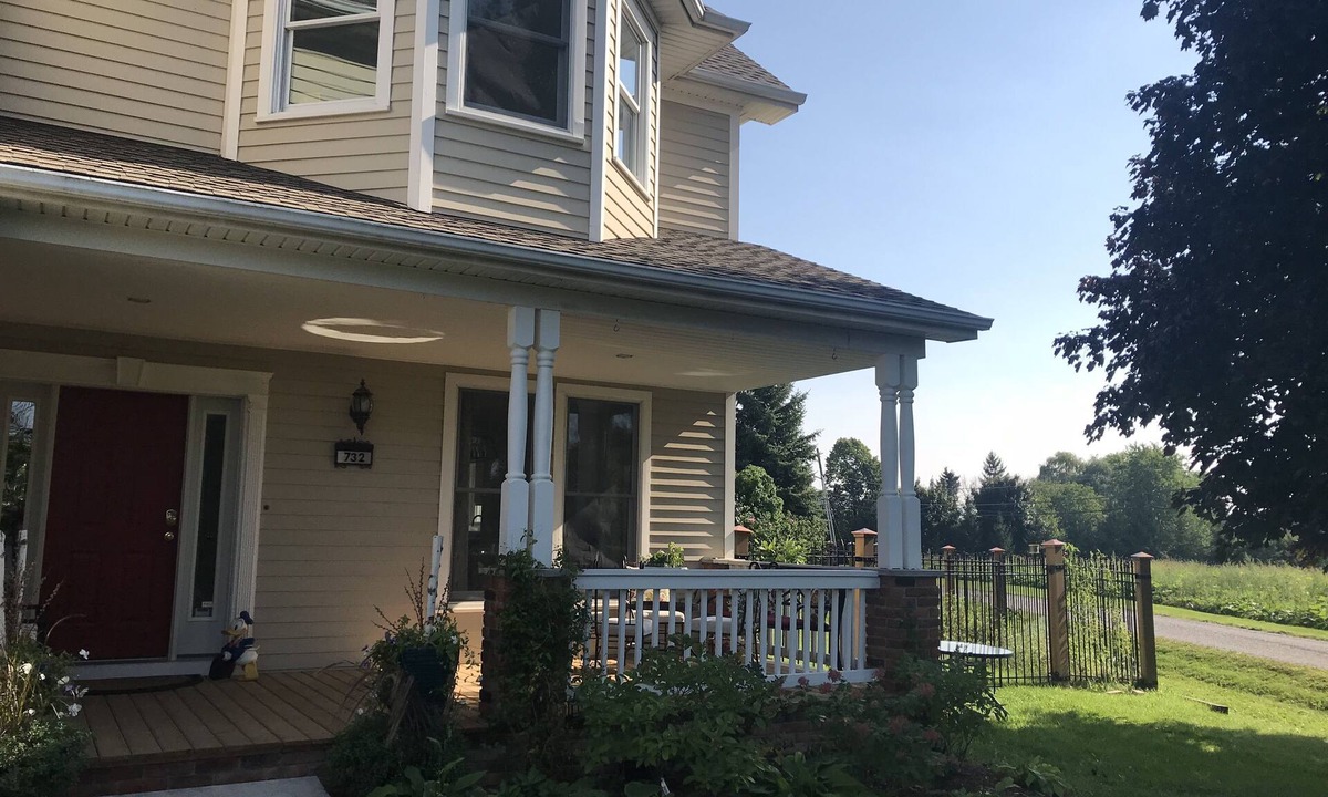 Historic Old Town Bed & Breakfast | Dicksons Family Suite B&B