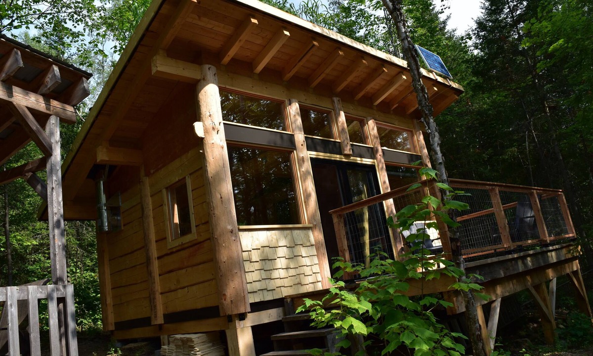 La Baie Cabin | Disconnect on a private estate, hiking trails, Finnish sauna, canoe,