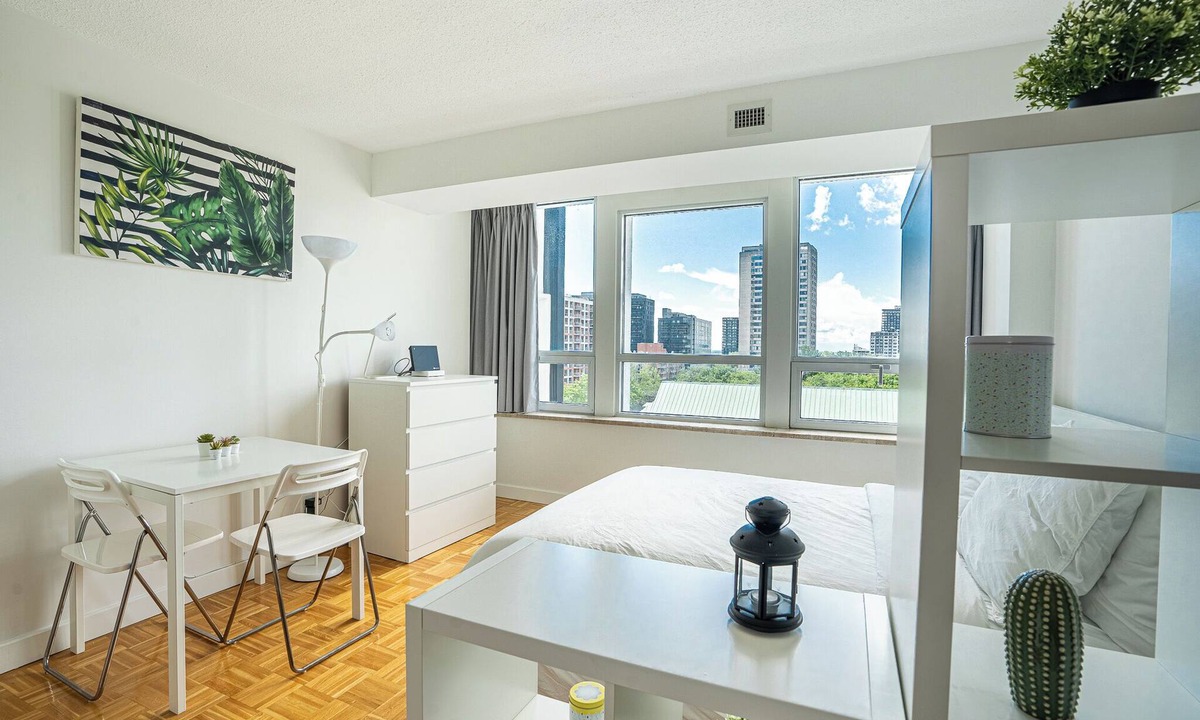 Downtown Montreal Apartment | Dorchester Cosy Studio