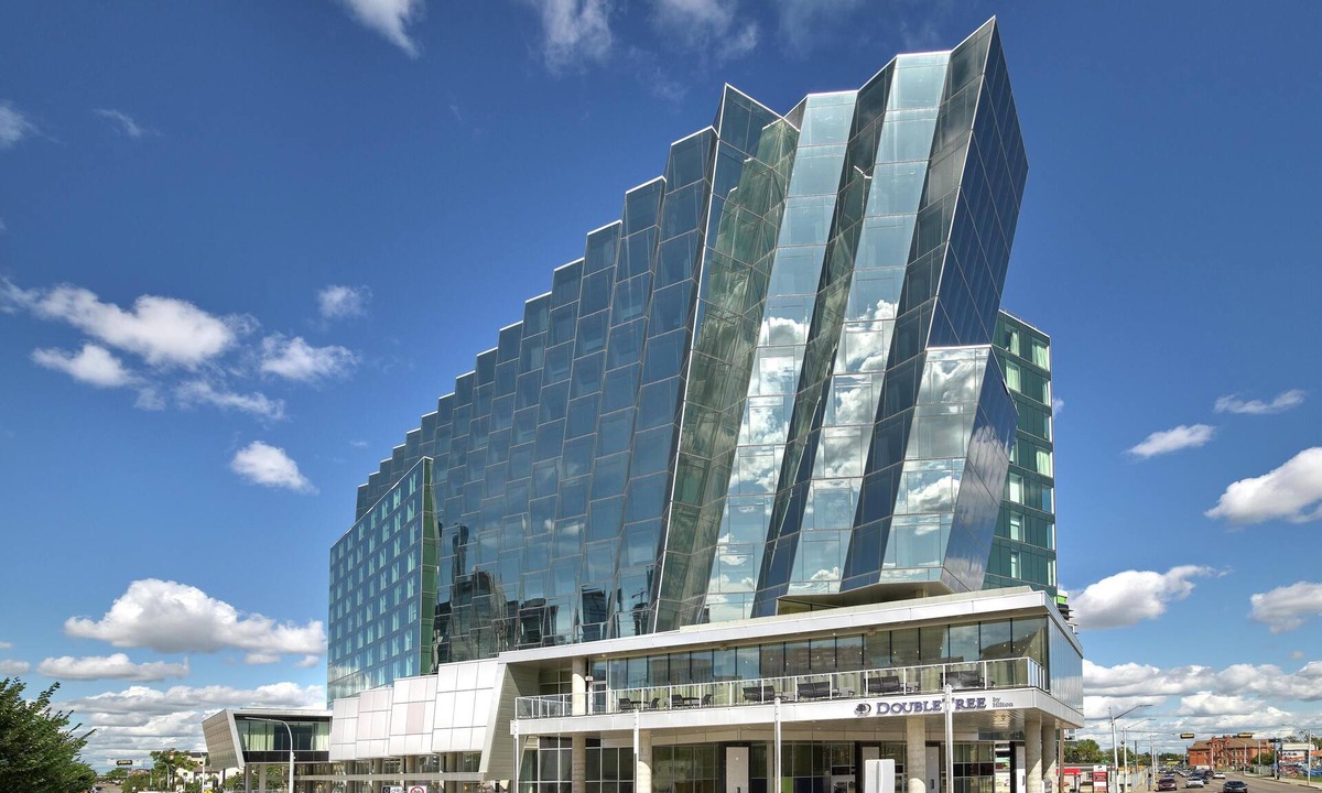 North Central Edmonton Hotel | DoubleTree by Hilton Edmonton Downtown