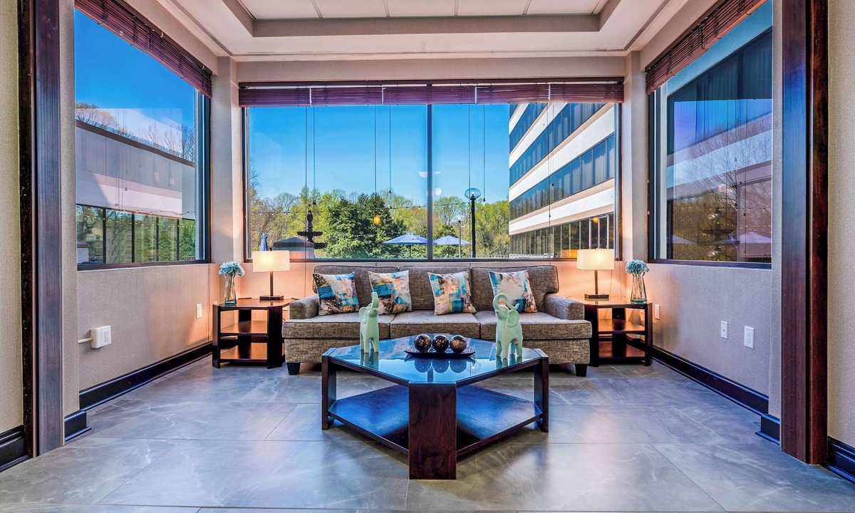 Executive Park Hotel | DoubleTree by Hilton South Charlotte Tyvola