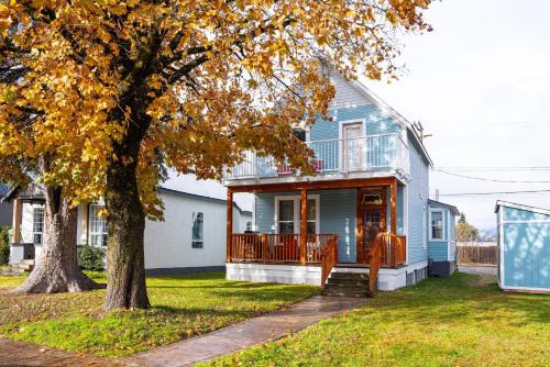 Revelstoke House | Downtown Home Private Hot Tub Walkable Location