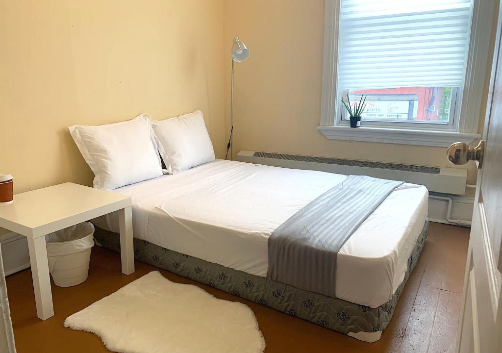 Centretown House | Downtown Ottawa - Best Location Private Rooms!