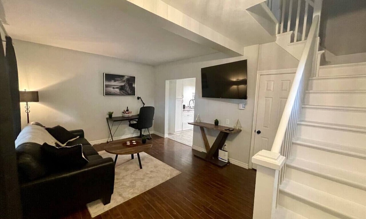 Moncton House | Downtown Retreat Moncton
