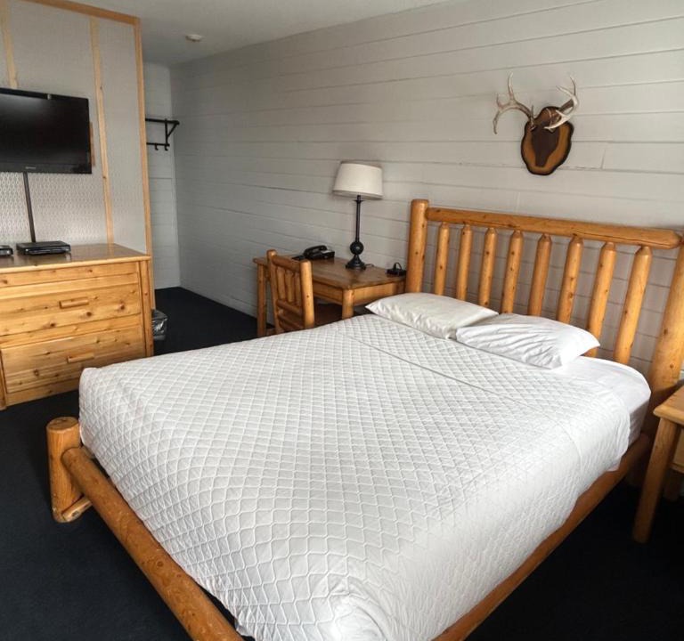 Terrace Bay Hotel | Drifters Motel & Restaurant