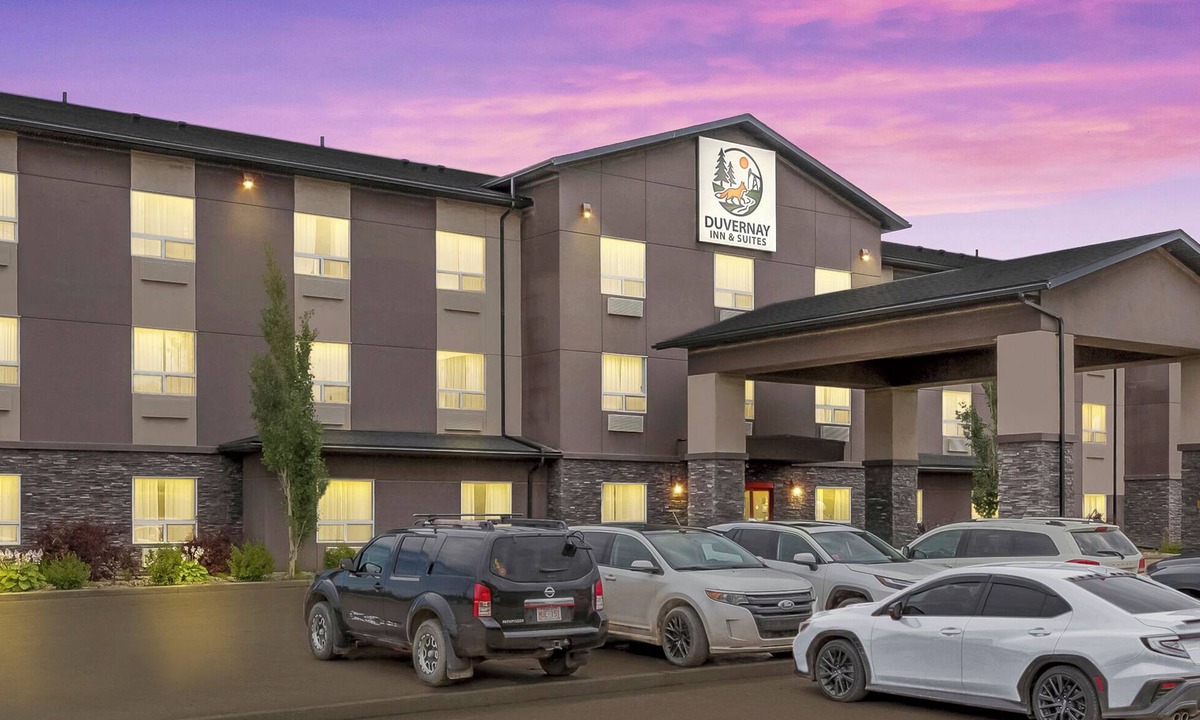 Fox Creek Hotel | Duvernay Inn & Suites